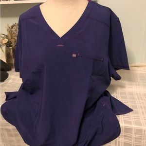 Women’s 3XL, purple scrub shirt and pants set.
